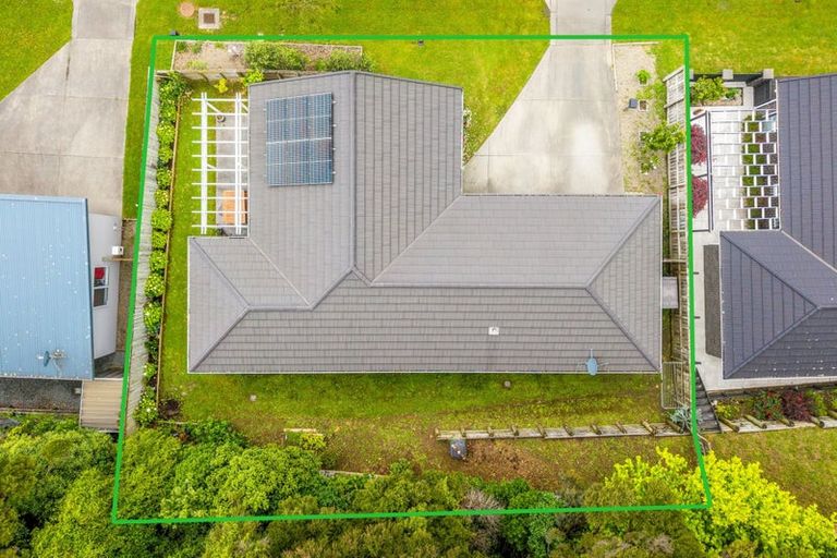 Photo of property in 15 Banks Boulevard, Whitby, Porirua, 5024