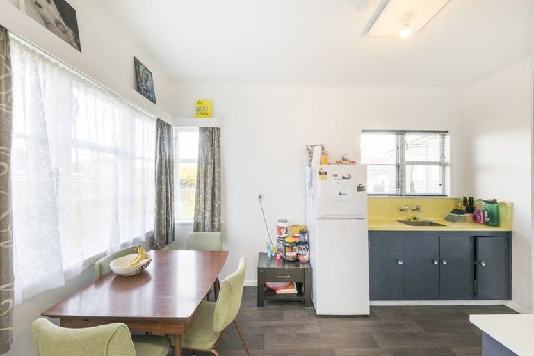 Photo of property in 2 Koromiko Avenue, Roslyn, Palmerston North, 4414