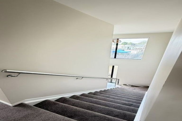 Photo of property in 47c Bruce Mclaren Road, Henderson, Auckland, 0612