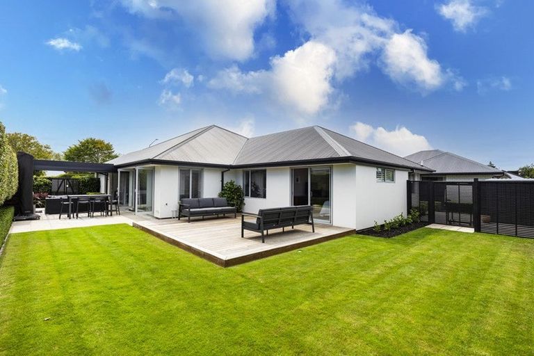 Photo of property in 135 Styx Mill Road, Casebrook, Christchurch, 8051