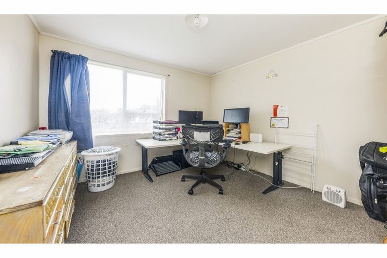 Photo of property in 2 Hobman Place, Manurewa, Auckland, 2102