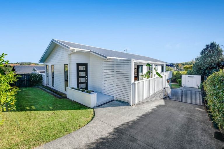 Photo of property in 4 Serene Place, Gulf Harbour, Whangaparaoa, 0930
