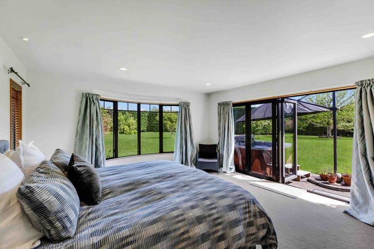Photo of property in 27 Pohutukawa Drive, Levin, 5571
