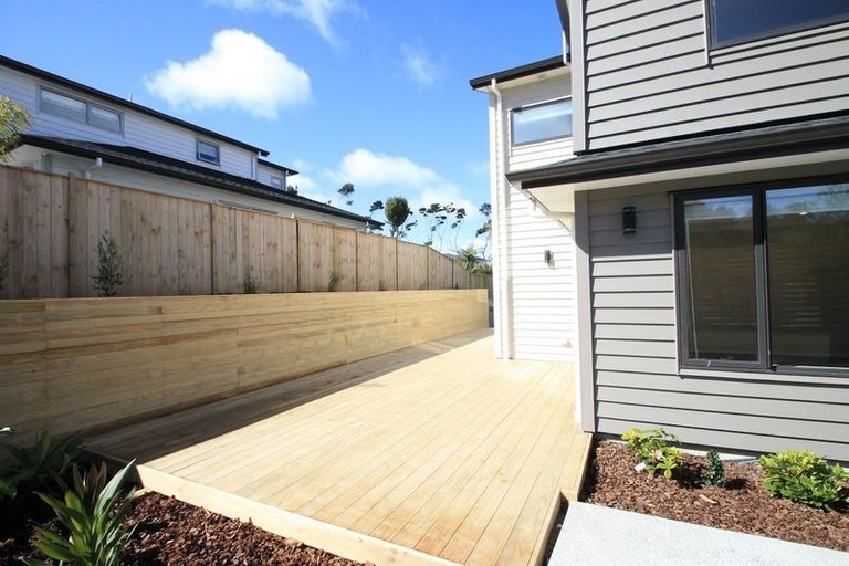 Photo of property in 14 Vazey Way, Hobsonville, Auckland, 0618