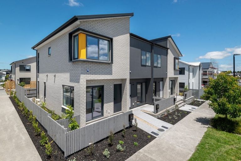 Photo of property in 4/17 Samuel Marsden Place, Whenuapai, 0618