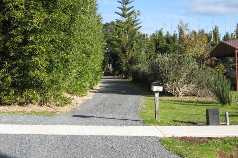 Photo of property in 37 Riverview Road, Kerikeri, 0230