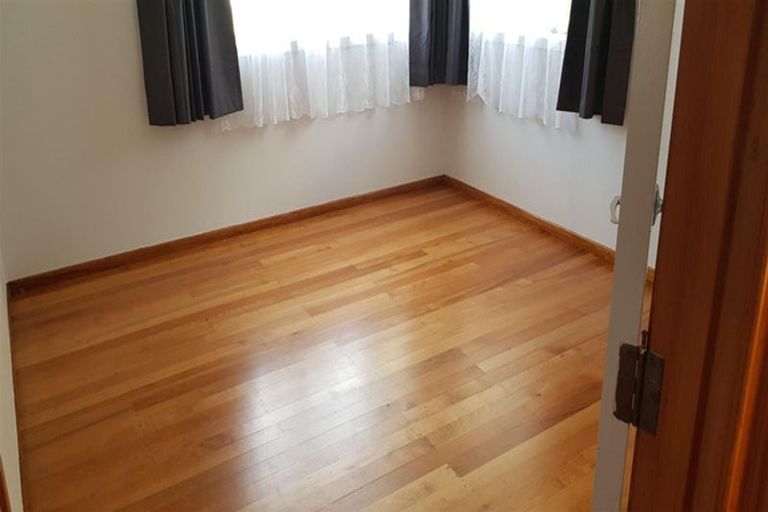 Photo of property in 4 Pomelo Road, Te Atatu South, Auckland, 0610