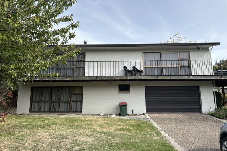 Photo of property in 18 Hood Crescent, Arrowtown, 9302