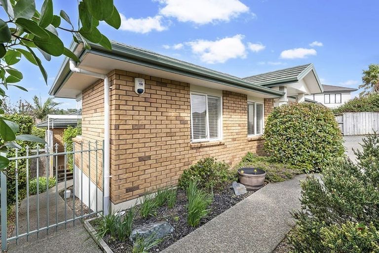 Photo of property in 6 Rivervale Grove, Stanmore Bay, Whangaparaoa, 0932