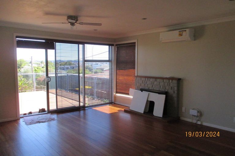 Photo of property in 77 Mcleod Road, Te Atatu South, Auckland, 0610
