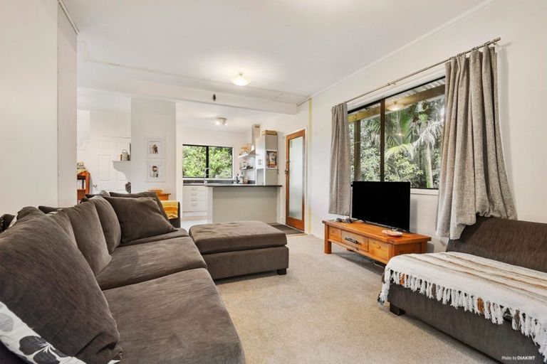 Photo of property in 41 Kauri Loop Road, Oratia, Auckland, 0604