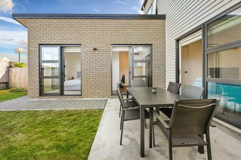 Photo of property in 6 Coast Garden Drive, Hobsonville, Auckland, 0616