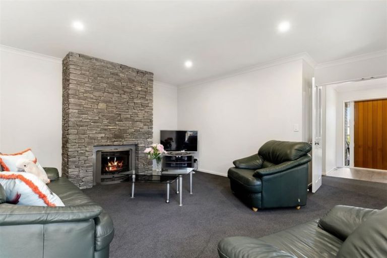 Photo of property in 10 Cathcart Crescent, Prebbleton, 7604