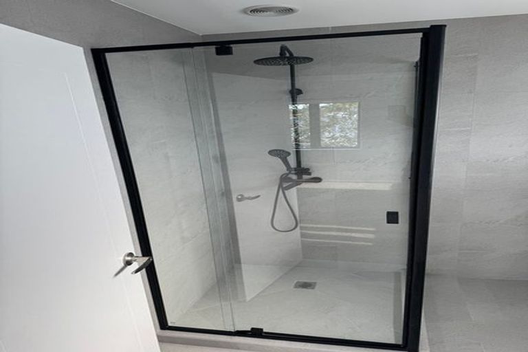 Photo of property in 4 Hughdene Place, Henderson, Auckland, 0610