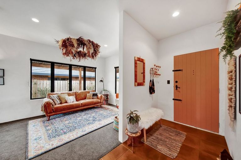 Photo of property in 35 Maire Street, Hawera, 4610