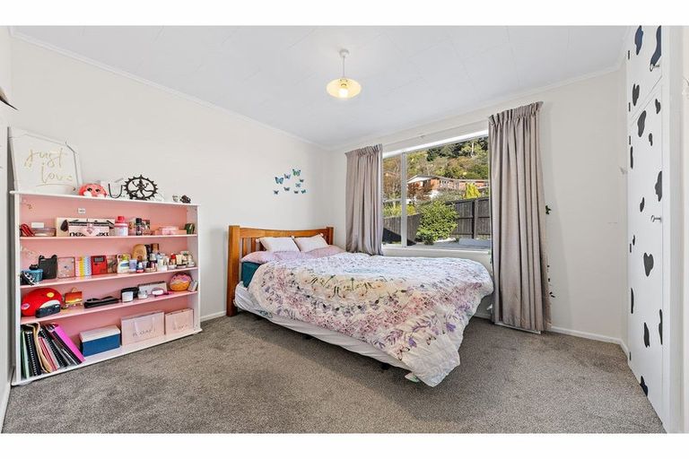 Photo of property in 61 Landsdowne Terrace, Cashmere, Christchurch, 8022