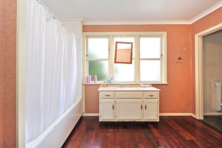 Photo of property in 1 Lancewood Lane, Roslyn, Palmerston North, 4414