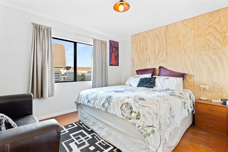 Photo of property in 11 Halyard Place, Te Atatu Peninsula, Auckland, 0610