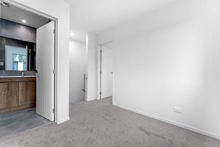 Photo of property in 5/1 Kahikatea Place, Ranui, 0612
