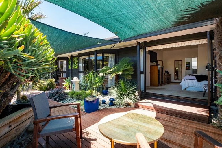 Photo of property in 185 Te Mata Road, Havelock North, 4130