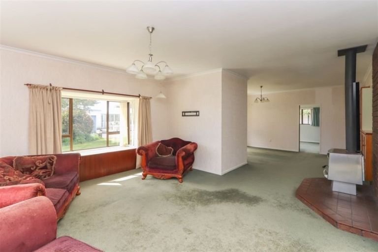 Photo of property in 16 Tainui Terrace, Inglewood, 4330