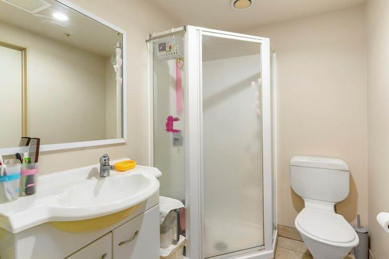 Photo of property in 4b/10 Crown Lynn Place, New Lynn, Auckland, 0600
