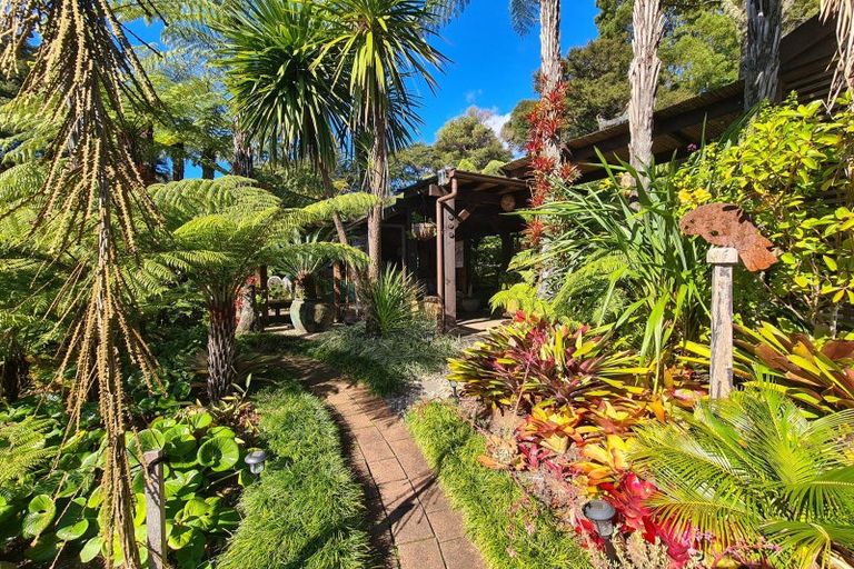 Photo of property in 395b Driving Creek Road, Coromandel, 3506