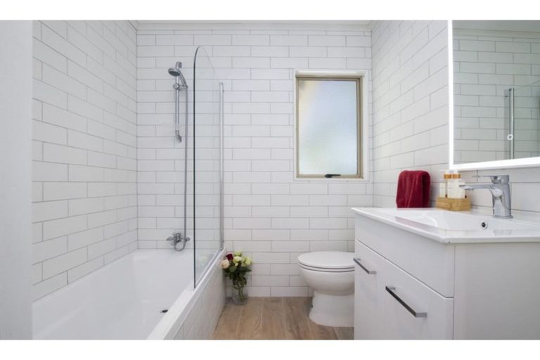 Photo of property in 11 Dawn Place, Waiuku, 2123