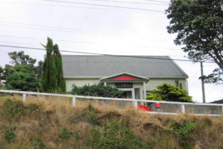 Photo of property in 64 Mills Road, Brooklyn, Wellington, 6021