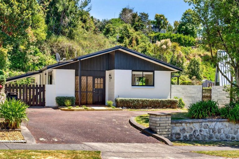 Photo of property in 12 Tokomaru Drive, Havelock North, 4130