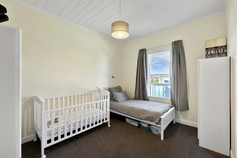 Photo of property in 18 Swiss Avenue, Gonville, Whanganui, 4501