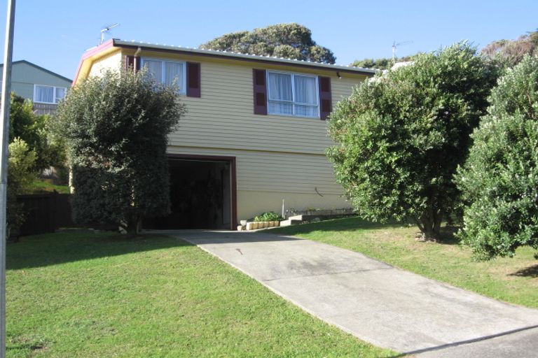 Photo of property in 3 The Spinney, Titahi Bay, Porirua, 5022