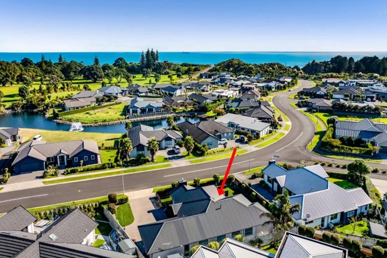 Photo of property in 52 Links Drive, Waiwhakaiho, New Plymouth, 4312