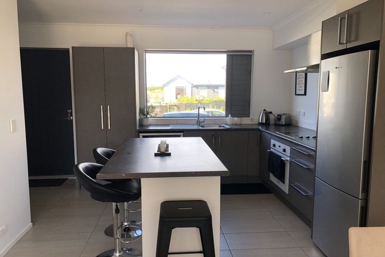 Photo of property in 16 Shelduck Way, Hobsonville, Auckland, 0616