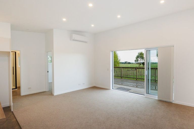 Photo of property in 35 Oram Drive, Turitea, Palmerston North, 4472