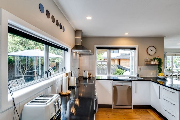 Photo of property in 12 Otatara Road, Taradale, Napier, 4112