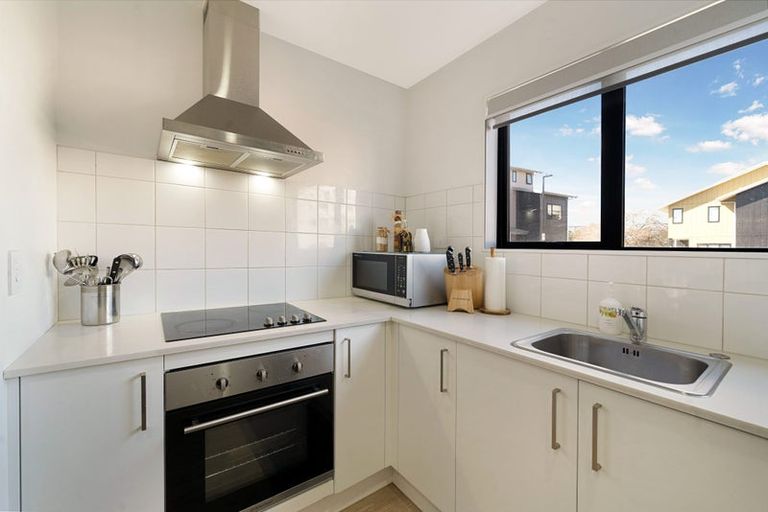 Photo of property in 43 Eileen Newey Place, Henderson, Auckland, 0612