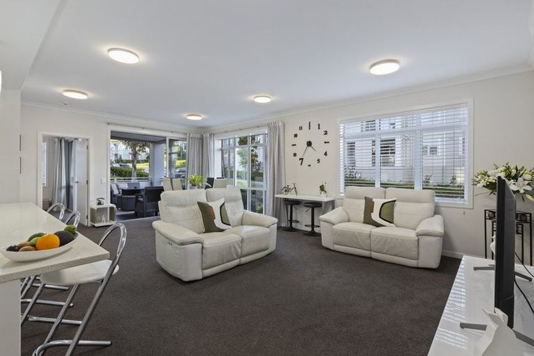 Photo of property in 90 Panorama Heights, Orewa, 0931