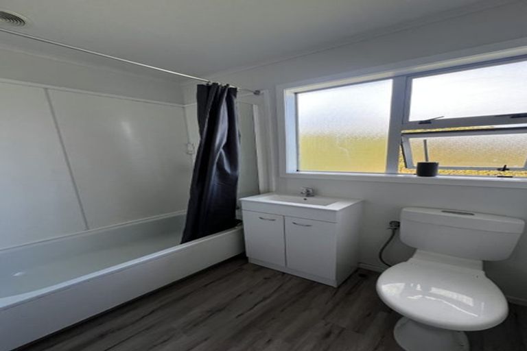 Photo of property in 74 Montreal Grove, Kingston, Wellington, 6021