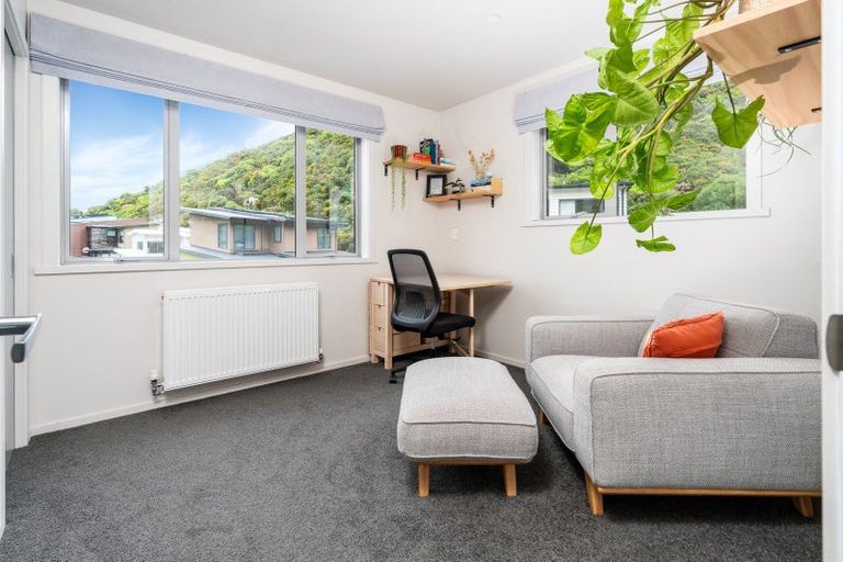 Photo of property in 20b Rarangi Way, Owhiro Bay, Wellington, 6023