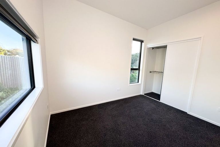 Photo of property in 4 Black Rock Road, Newlands, Wellington, 6037