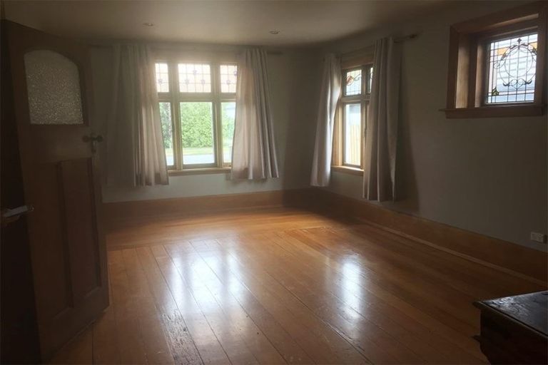 Photo of property in 250 Geraldine Street, Edgeware, Christchurch, 8013