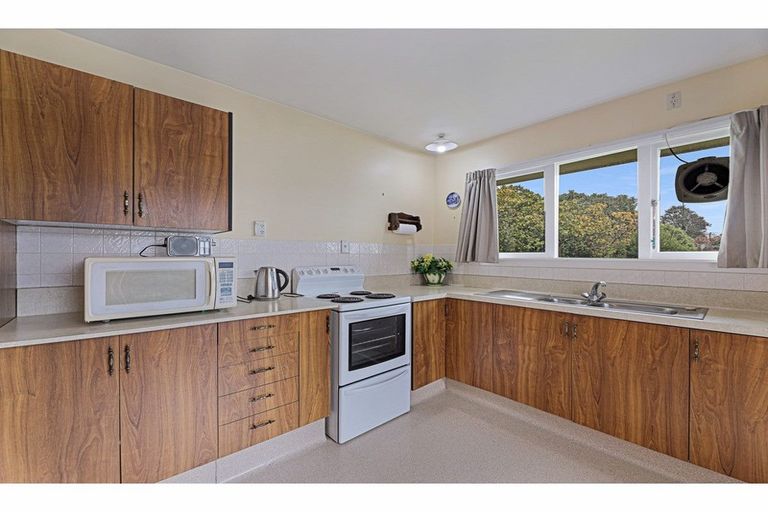 Photo of property in 1 Shaftesbury Street, Avonhead, Christchurch, 8042