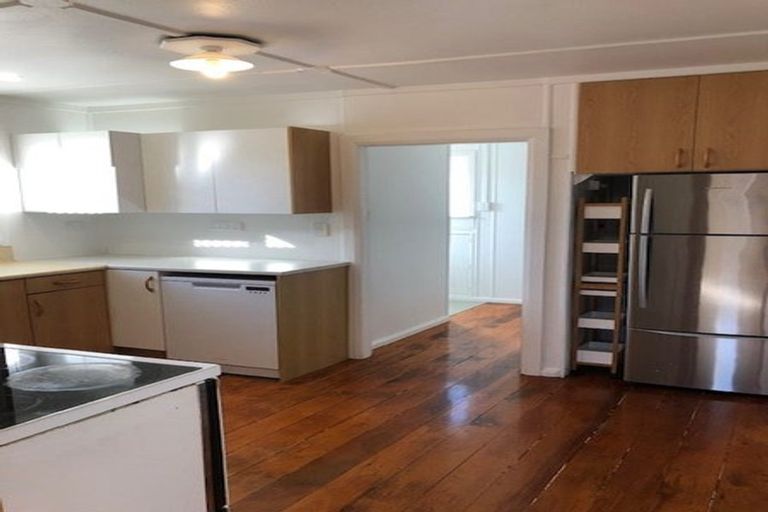 Photo of property in 39 Paynters Avenue, Strandon, New Plymouth, 4312