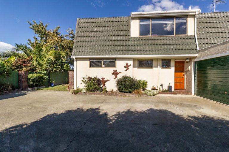 Photo of property in 22 Anzac Avenue, Onekawa, Napier, 4110