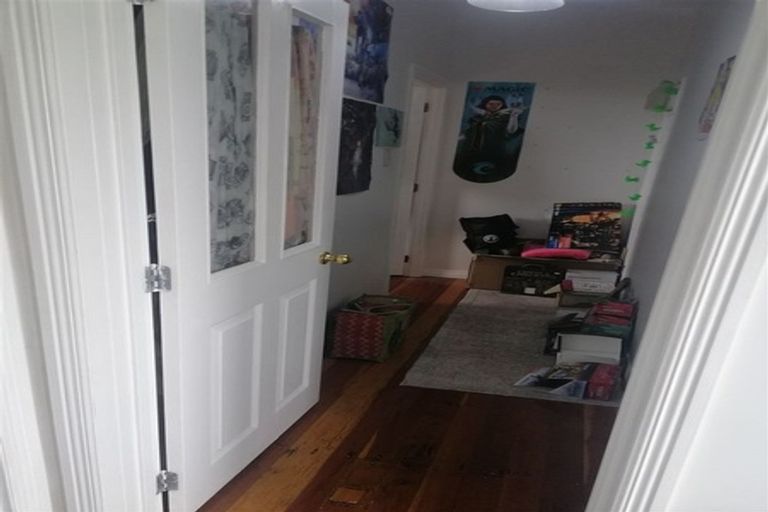 Photo of property in 3 Pleasant Road, Glen Eden, Auckland, 0602