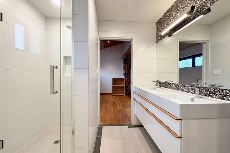 Photo of property in 46 Hewitts Road, Merivale, Christchurch, 8014