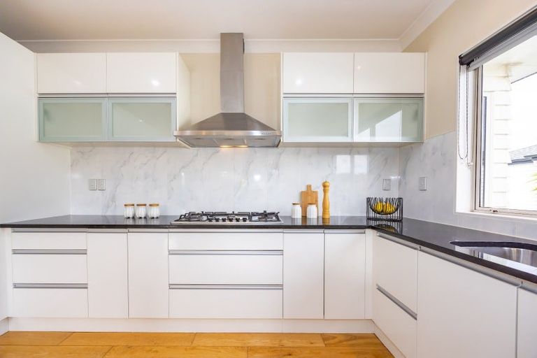 Photo of property in 21 Hornbill Drive, Fairview Heights, Auckland, 0632