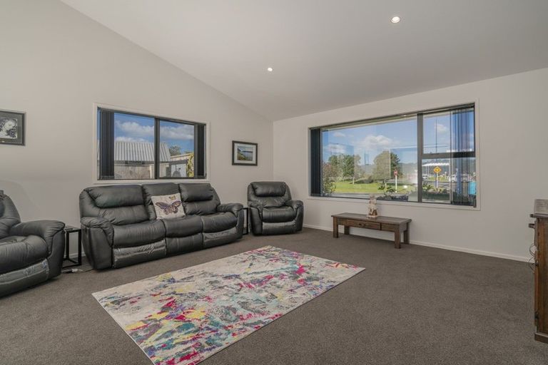 Photo of property in 2 Debenham Drive, Whitianga, 3510