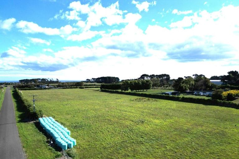 Photo of property in 6 Mcalpine Road, Hawera, 4672